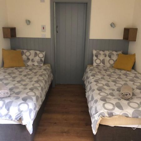 The Snug, Ardfert Village ภายนอก รูปภาพ
